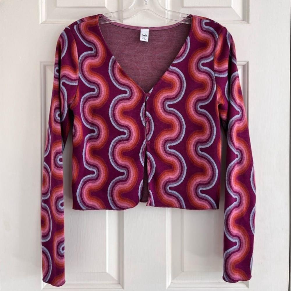 🚓 TWIK Groovy Wave Print Button Down Crop Cardigan Purple Pink Blue M